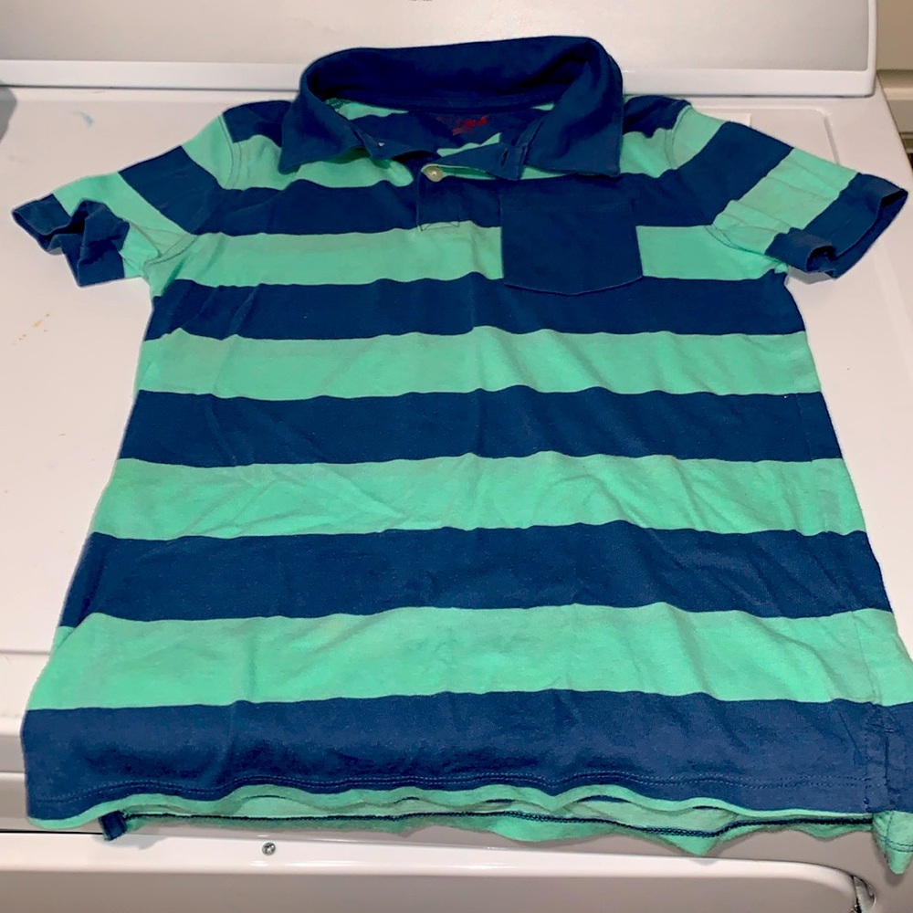Boys Cat & Jack size M (8/10) short sleeved shirt.